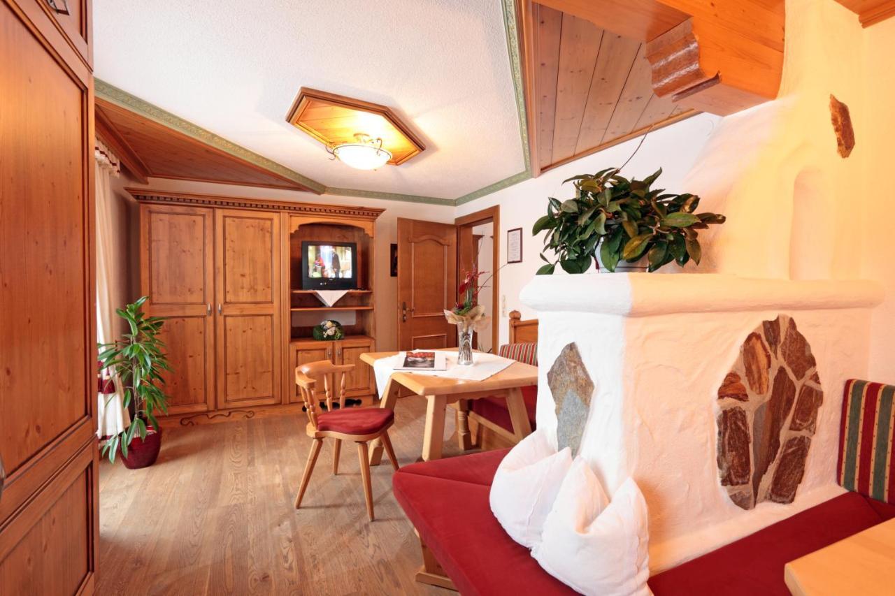 Haus Schroll Apartamento Ried im Zillertal Exterior foto