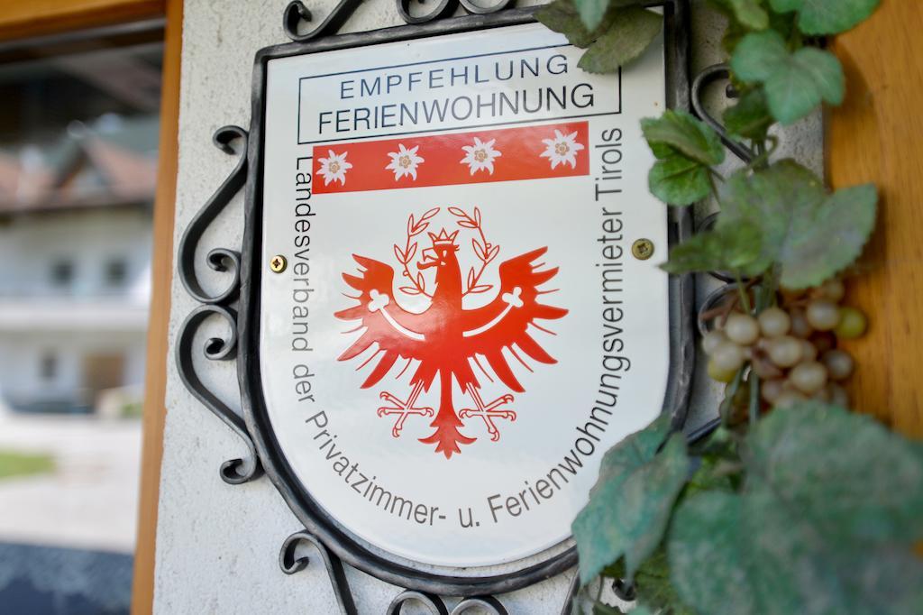 Haus Schroll Apartamento Ried im Zillertal Exterior foto