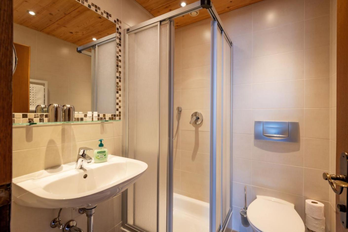 Haus Schroll Apartamento Ried im Zillertal Exterior foto