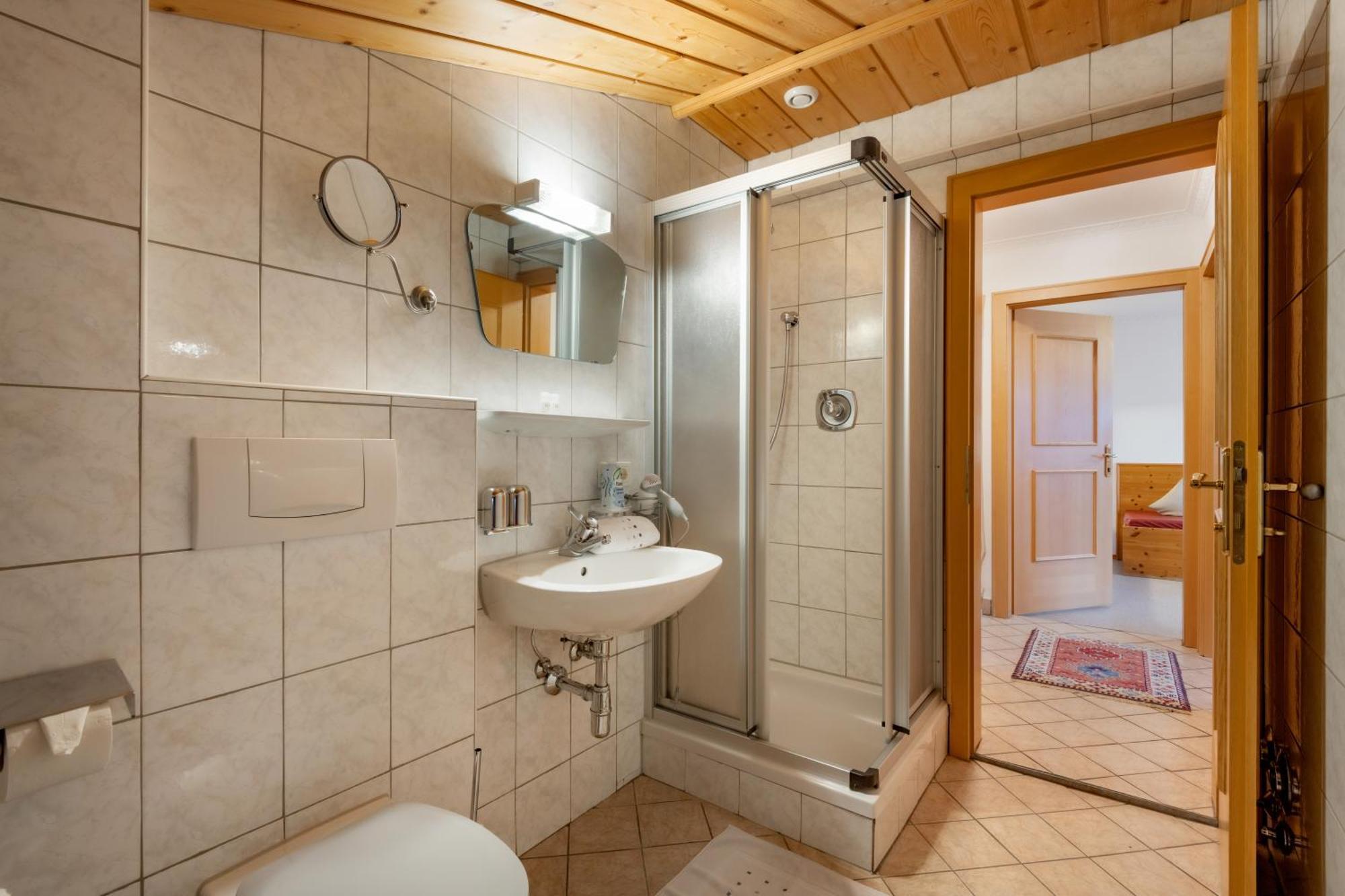 Haus Schroll Apartamento Ried im Zillertal Exterior foto