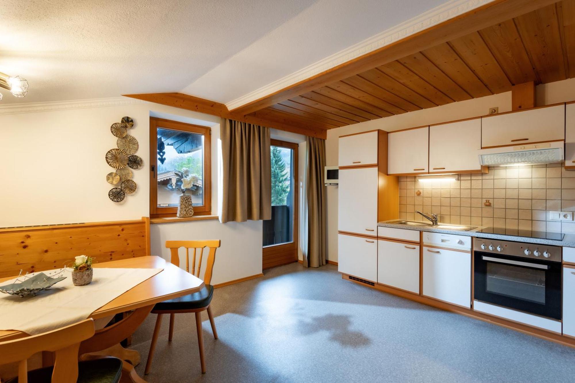 Haus Schroll Apartamento Ried im Zillertal Exterior foto
