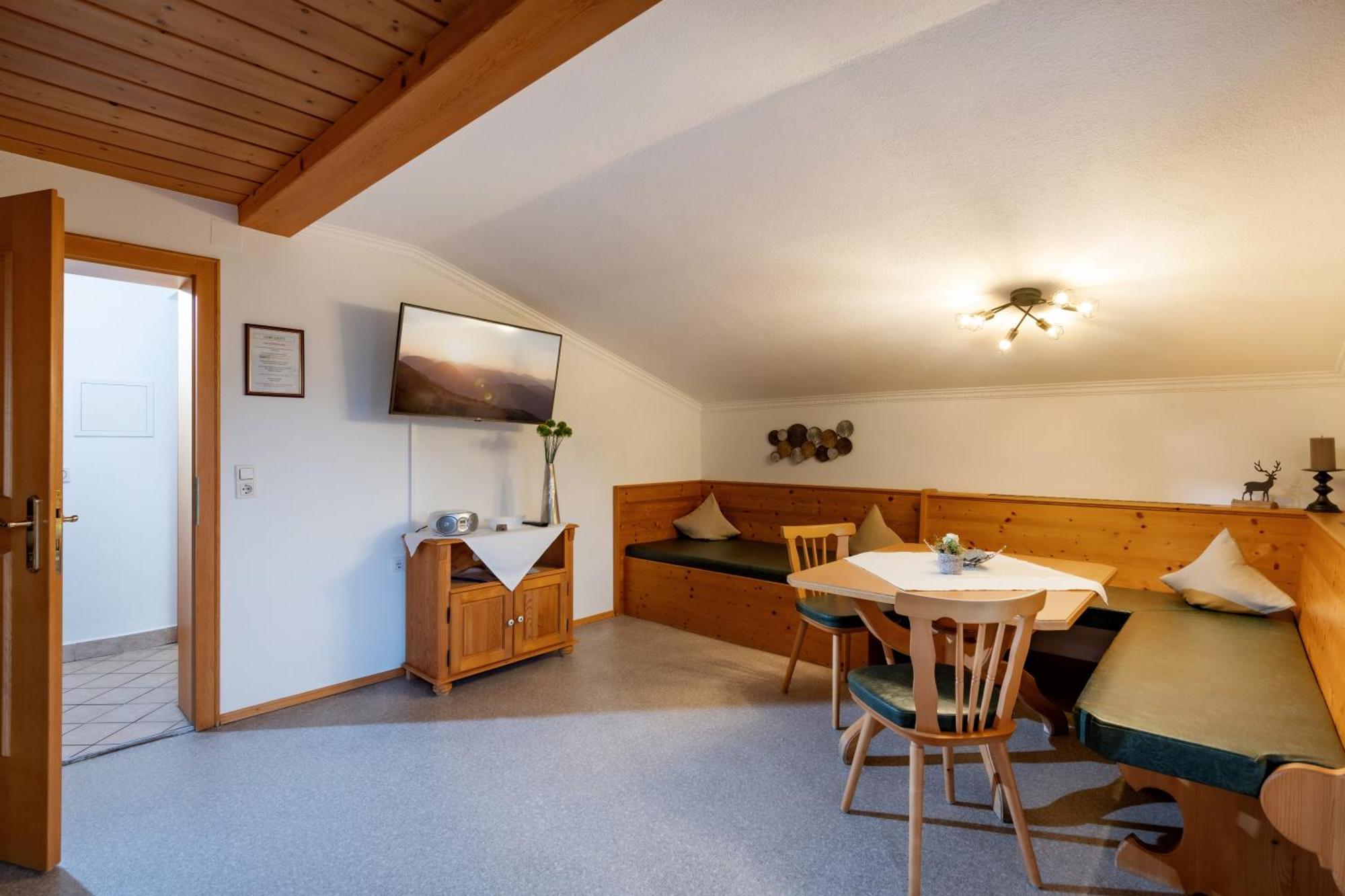 Haus Schroll Apartamento Ried im Zillertal Exterior foto