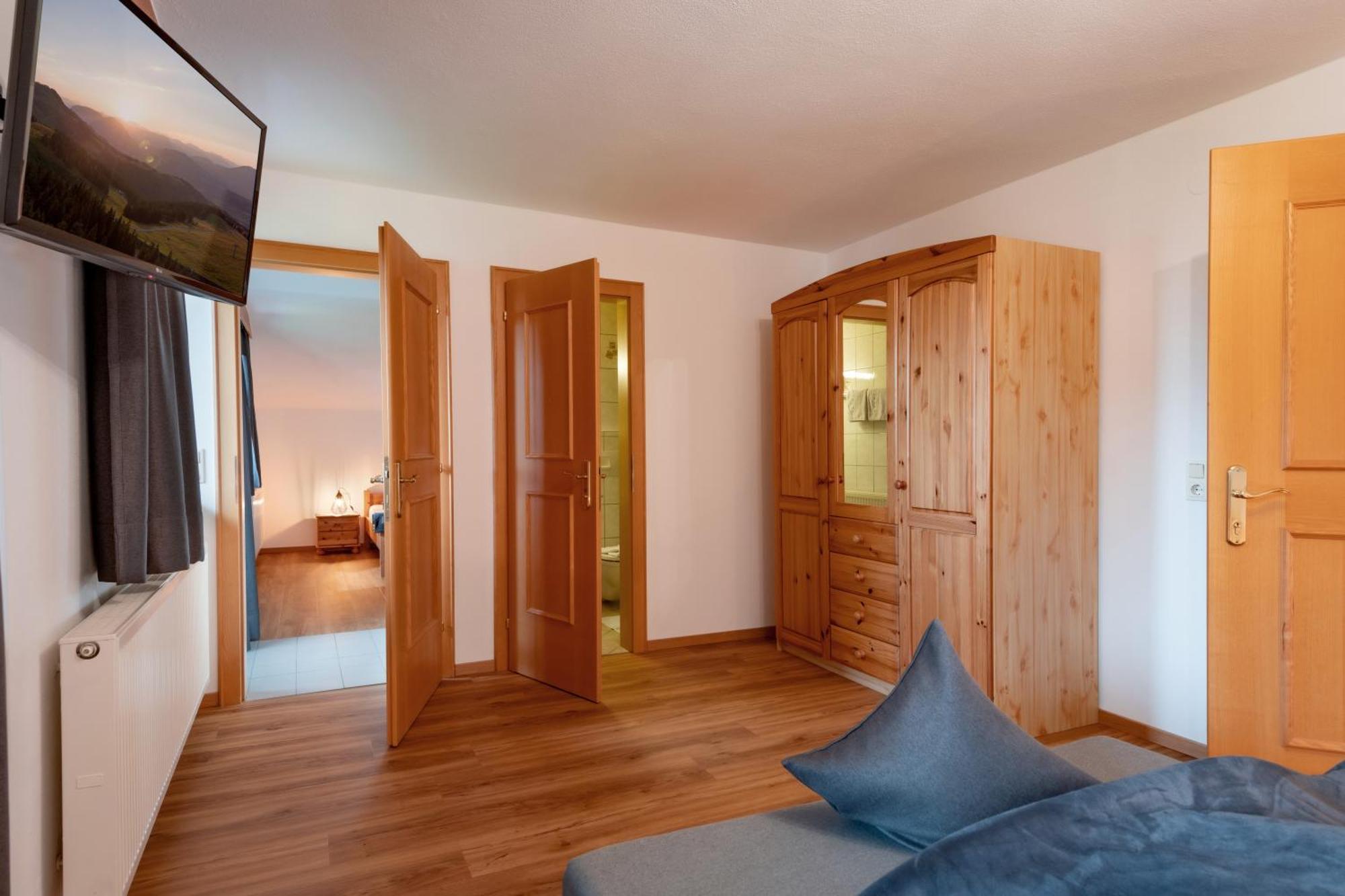 Haus Schroll Apartamento Ried im Zillertal Exterior foto