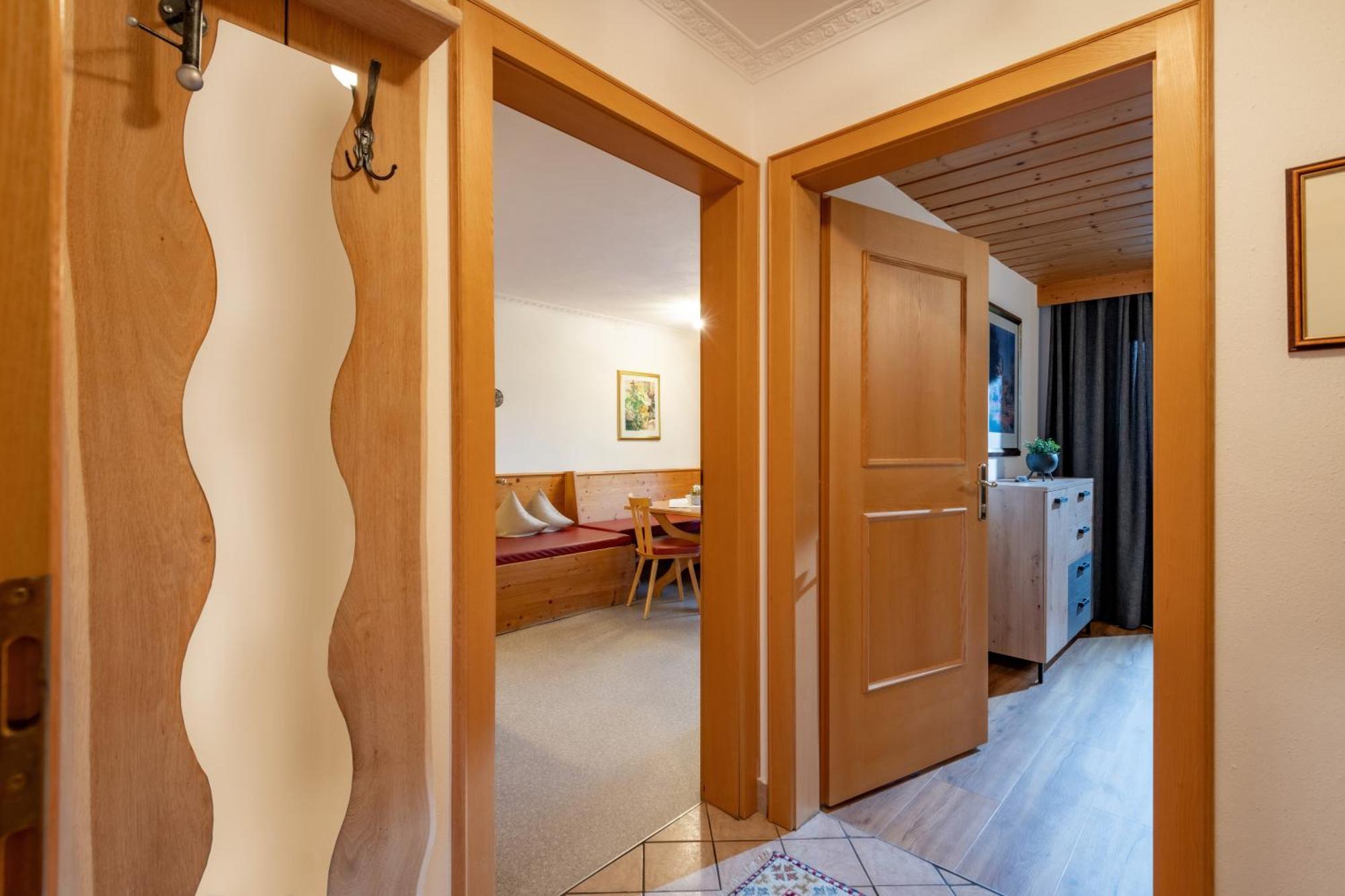 Haus Schroll Apartamento Ried im Zillertal Exterior foto