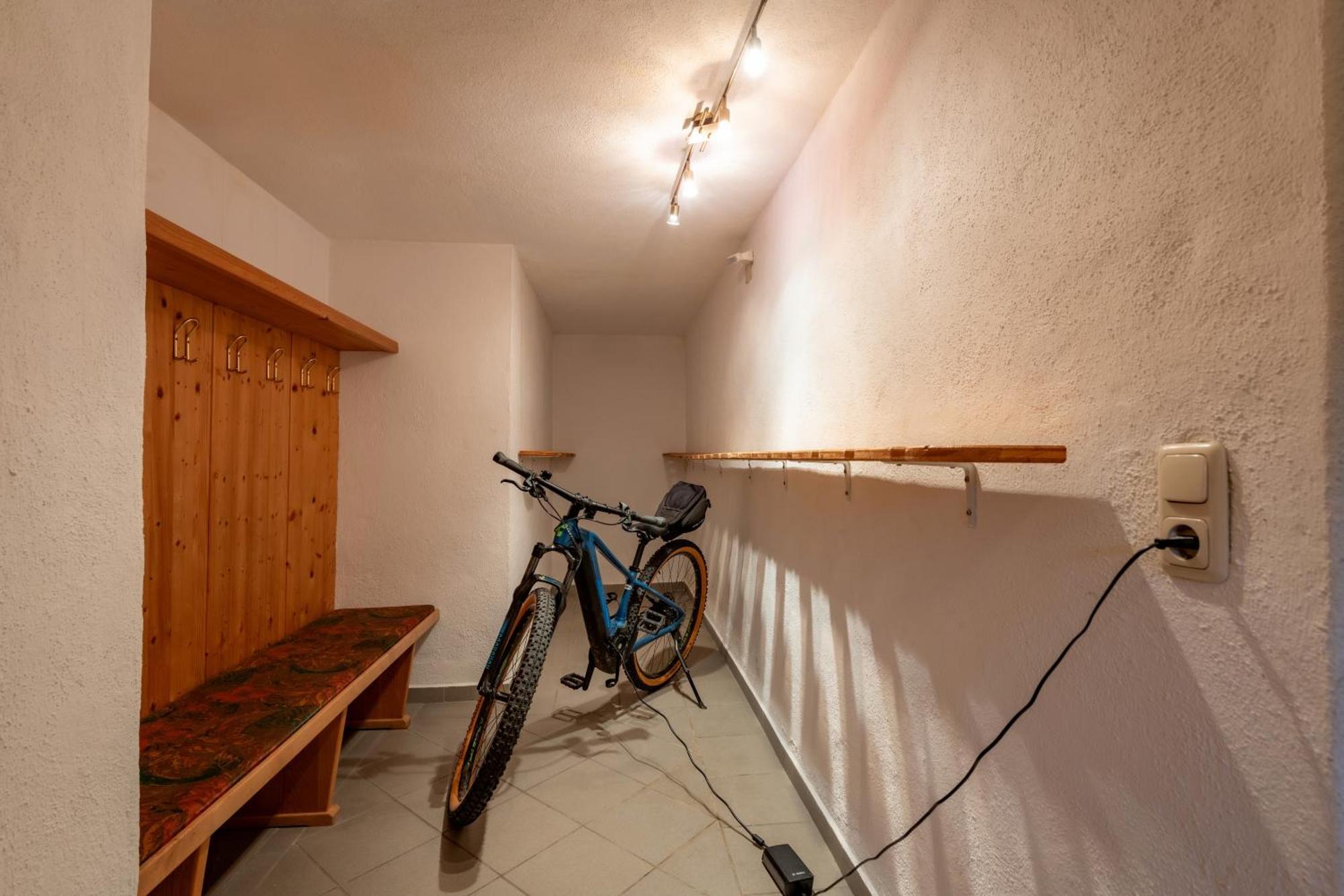 Haus Schroll Apartamento Ried im Zillertal Exterior foto