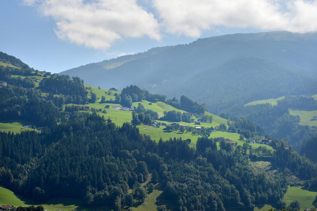Haus Schroll Apartamento Ried im Zillertal Exterior foto