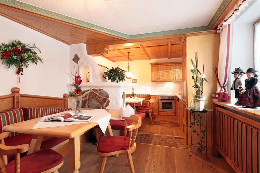 Haus Schroll Apartamento Ried im Zillertal Quarto foto