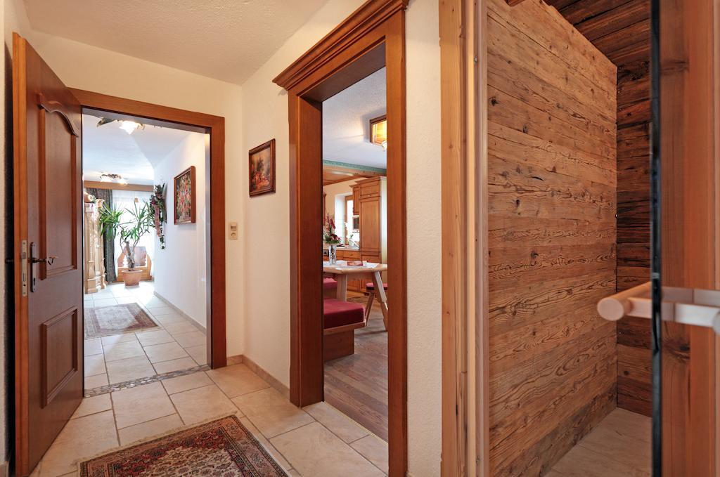 Haus Schroll Apartamento Ried im Zillertal Exterior foto