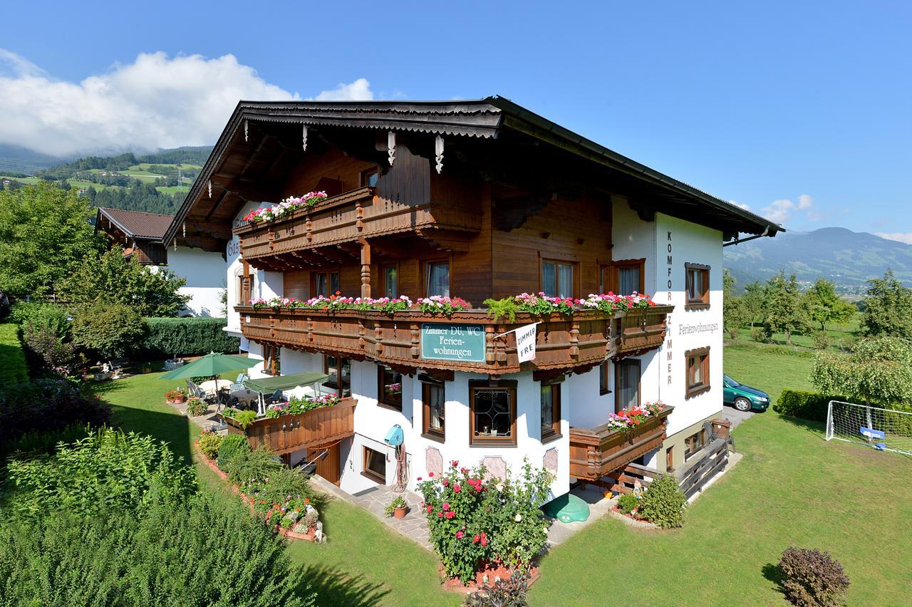 Haus Schroll Apartamento Ried im Zillertal Exterior foto